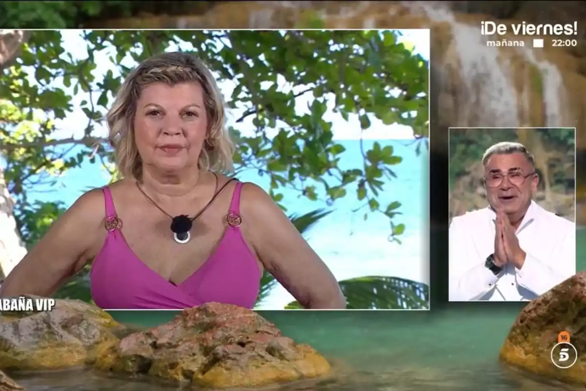 Terelu Campos con vestido rosa aparece en un entorno tropical, mientras Jorge Javier Vázquez en una pantalla pequeña a la derecha parece estar hablando o reaccionando. Terelu Campos con vestido rosa aparece en un entorno tropical, mientras Jorge Javier Vázquez en una pantalla pequeña a la derecha parece estar hablando o reaccionando.