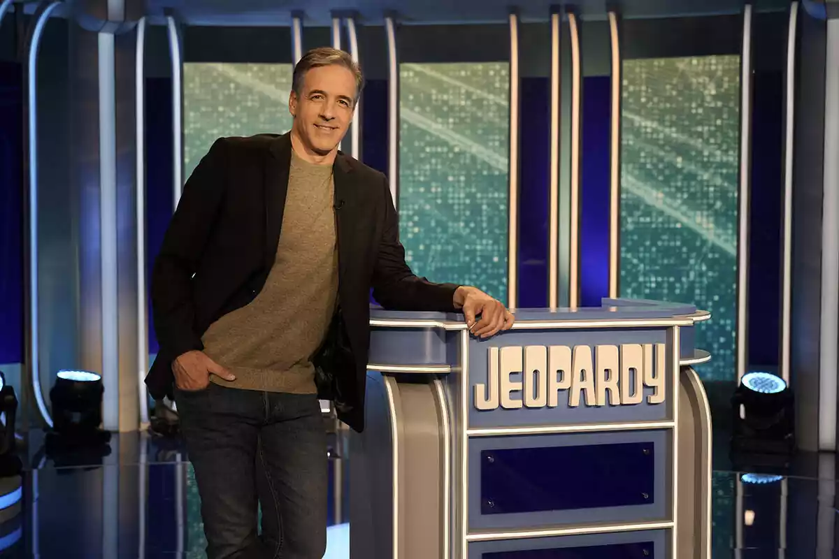 Fotografía de Paco de Benito como presentador de Jeopardy en La 1 Fotografía de Paco de Benito como presentador de Jeopardy en La 1