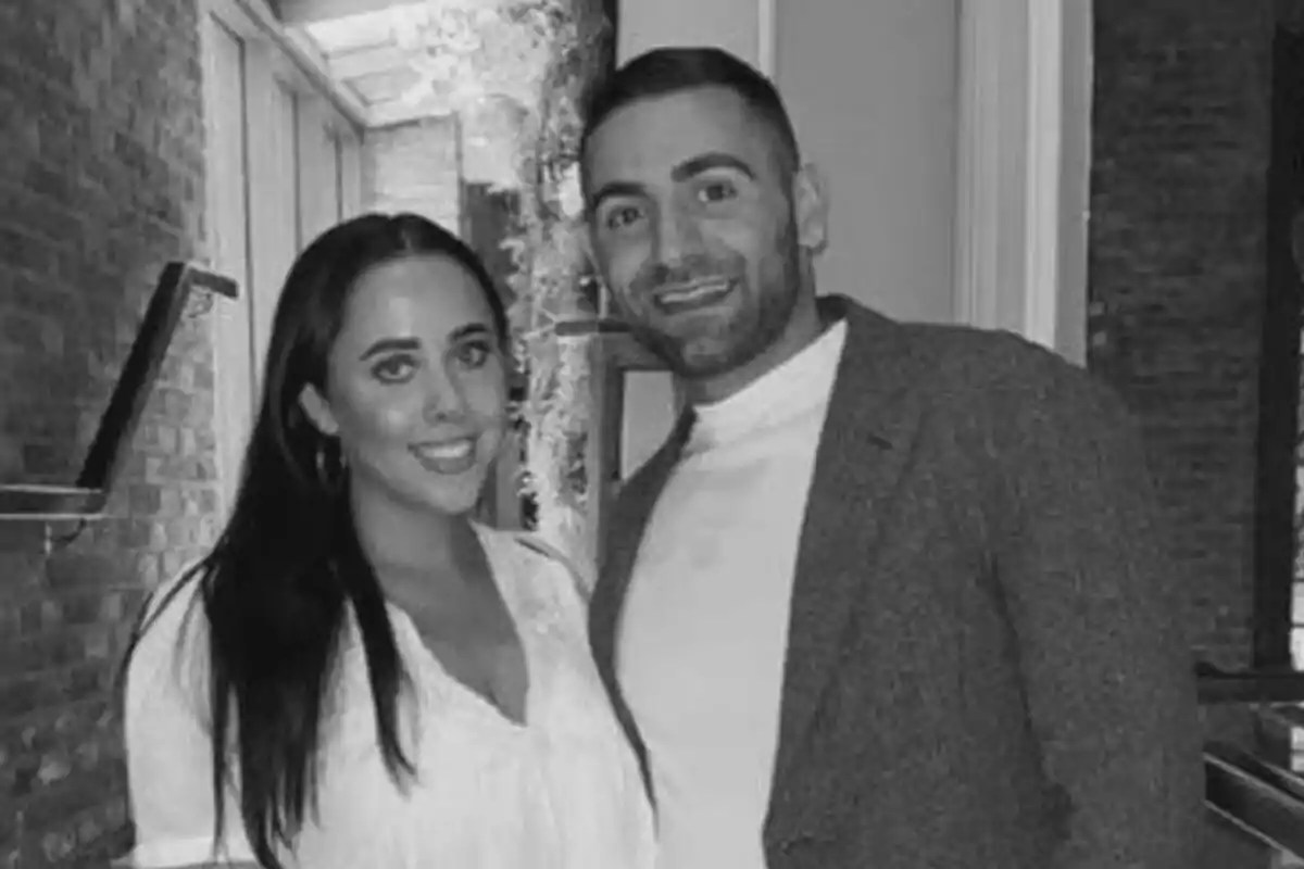 Fotografía de una hija de John Hunt con su novio Fotografía de una hija de John Hunt con su novio