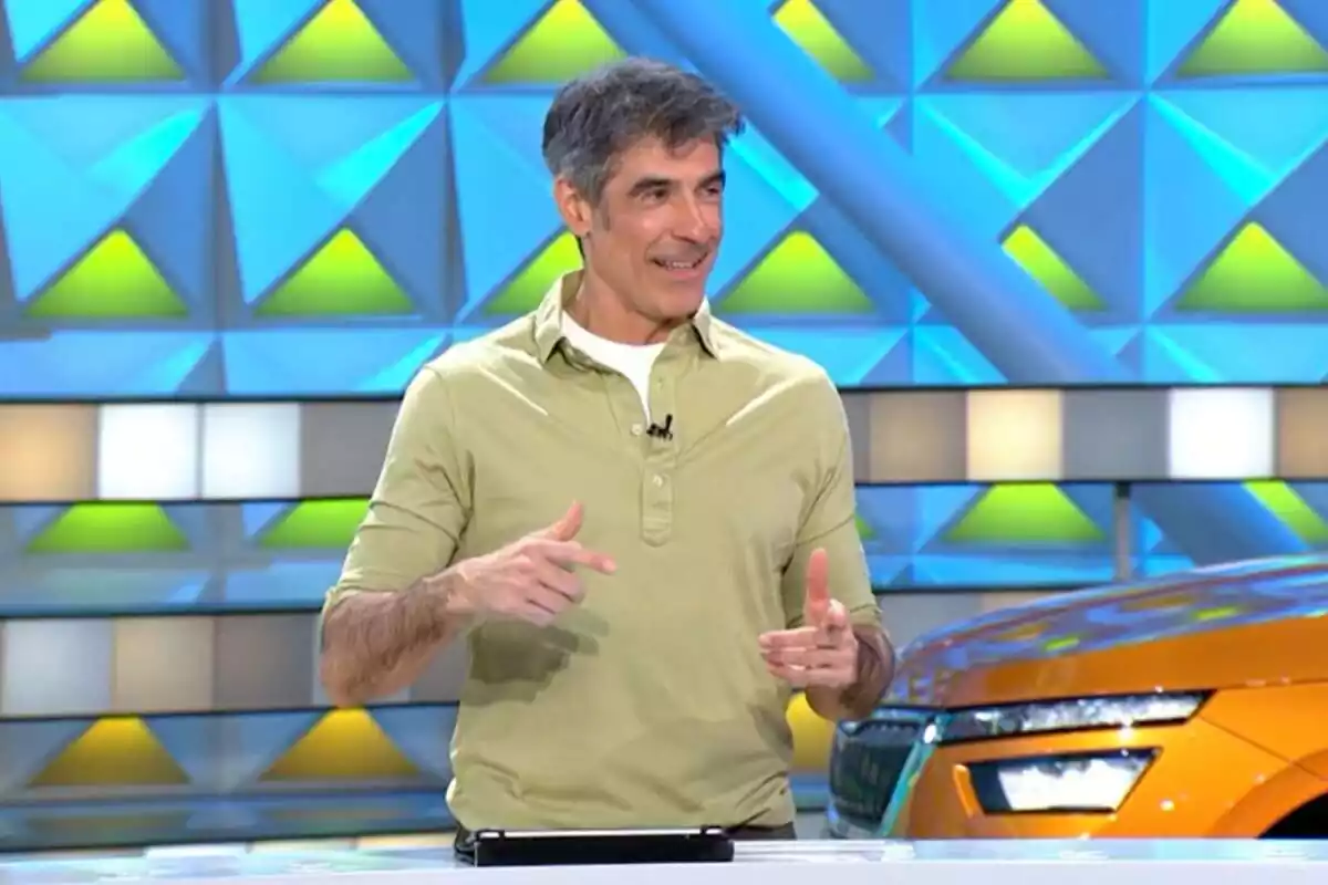 Jorge Fernández en el plató de la ruleta de la suerte el 19 de mayo de 2023 Jorge Fernández en el plató de la ruleta de la suerte el 19 de mayo de 2023