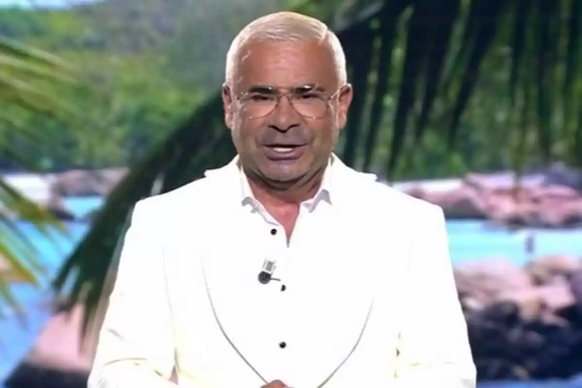 Captura de Jorge Javier Vázquez en el estreno de Supervivientes 2024 Captura de Jorge Javier Vázquez en el estreno de Supervivientes 2024