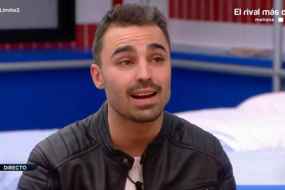 Jorge Pérez parlant a la casa de Gran Hermano Jorge Pérez parlant a la casa de Gran Hermano