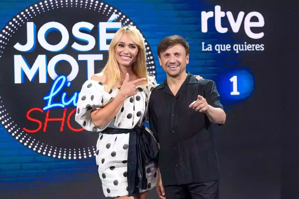 José Mota posant al costat de Patricia Conde a RTVE José Mota posant al costat de Patricia Conde a RTVE