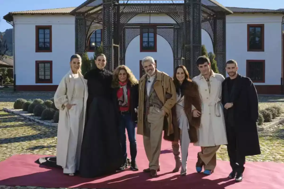 Juana Acosta, Lolita y Pelayo Díaz acudieron a la prueba por equipos de la final Juana Acosta, Lolita y Pelayo Díaz acudieron a la prueba por equipos de la final