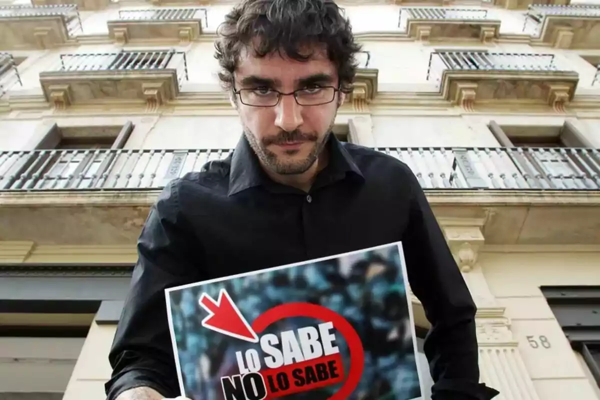 Captura de Juanra Bonet como presentador de Lo sabe, no lo sabe en Cuatro Captura de Juanra Bonet como presentador de Lo sabe, no lo sabe en Cuatro