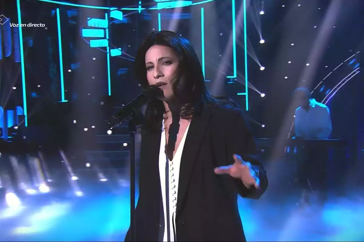 Captura de Julia Medina caracterizada de Laura Pausini en Tu Cara Me Suena Captura de Julia Medina caracterizada de Laura Pausini en Tu Cara Me Suena