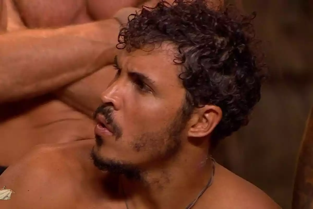 Captura de Kiko Jiménez con cara de sorpresa en la palapa de Supervivientes Captura de Kiko Jiménez con cara de sorpresa en la palapa de Supervivientes