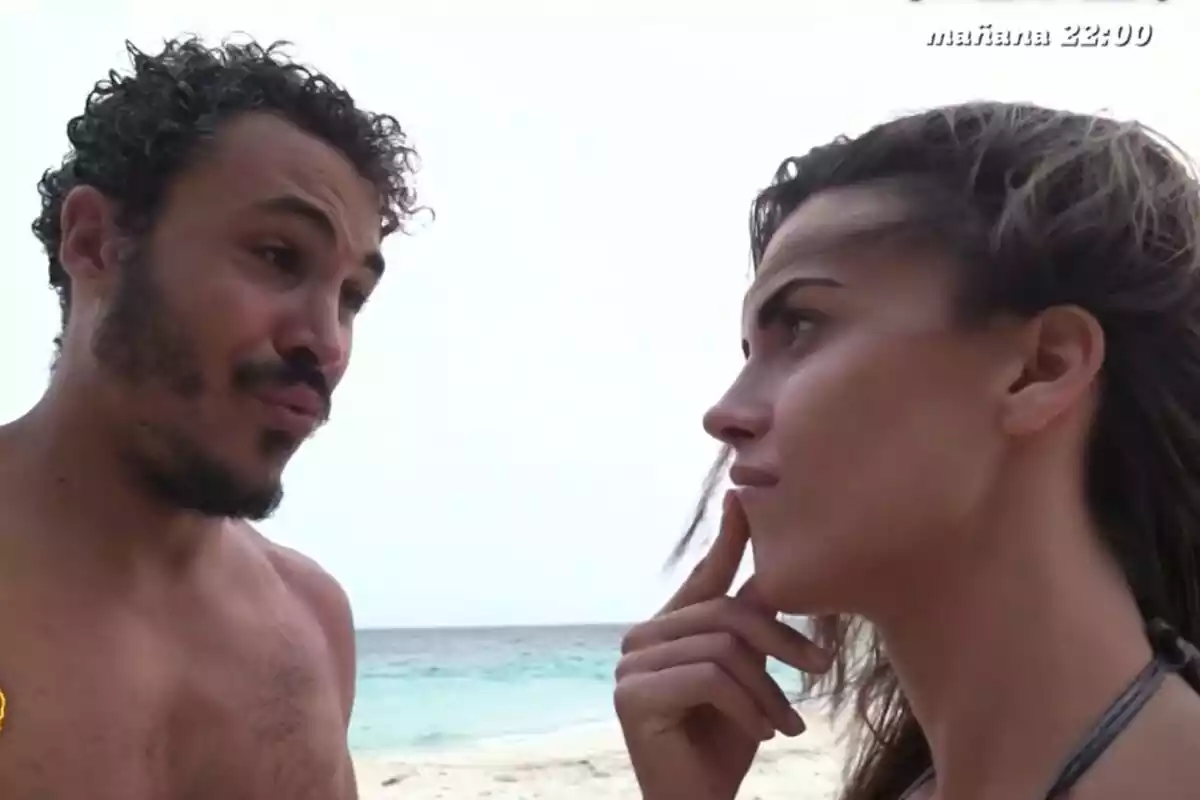 Captura de la noche entre Sofía Suescun y Kiko Jiménez en Supervivientes Captura de la noche entre Sofía Suescun y Kiko Jiménez en Supervivientes