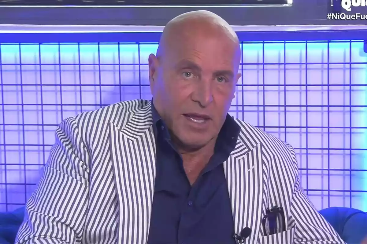 Captura de Kiko Matamoros en el plató de Ni que fuéramos Sálvame en Canal Quickie Captura de Kiko Matamoros en el plató de Ni que fuéramos Sálvame en Canal Quickie