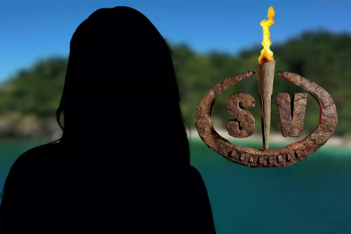 Una silueta fosca de Laura Cuevas davant d'un fons de platja amb un logotip que té una torxa encesa i les lletres "SV" (Supervivientes) al costat de la paraula "Hondures".