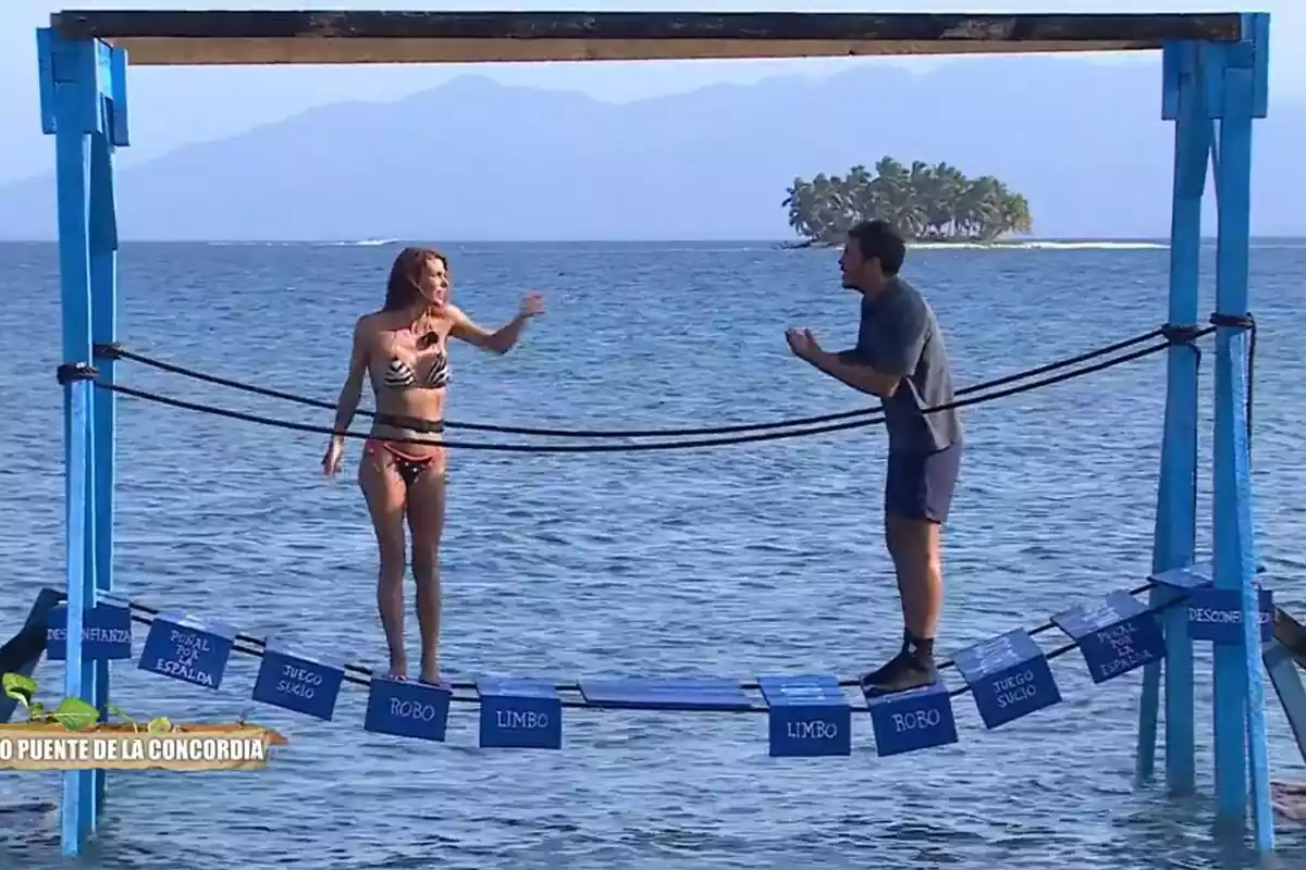 Captura de Kiko Jiménez y Laura Matamoros en el puente de la concordia de Supervivientes Captura de Kiko Jiménez y Laura Matamoros en el puente de la concordia de Supervivientes