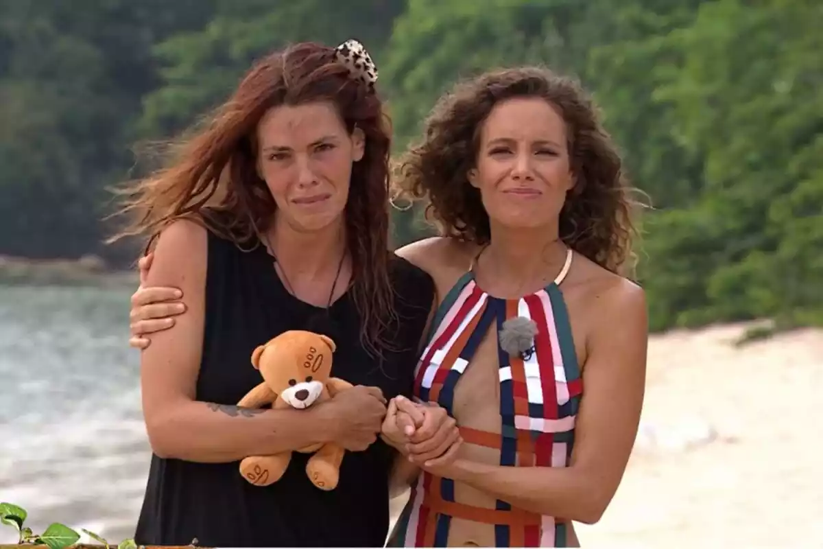 Captura de Laura Matamoros llorando en Supervivientes junto a Laura Madrueño antes de conocer el parte médico Captura de Laura Matamoros llorando en Supervivientes junto a Laura Madrueño antes de conocer el parte médico