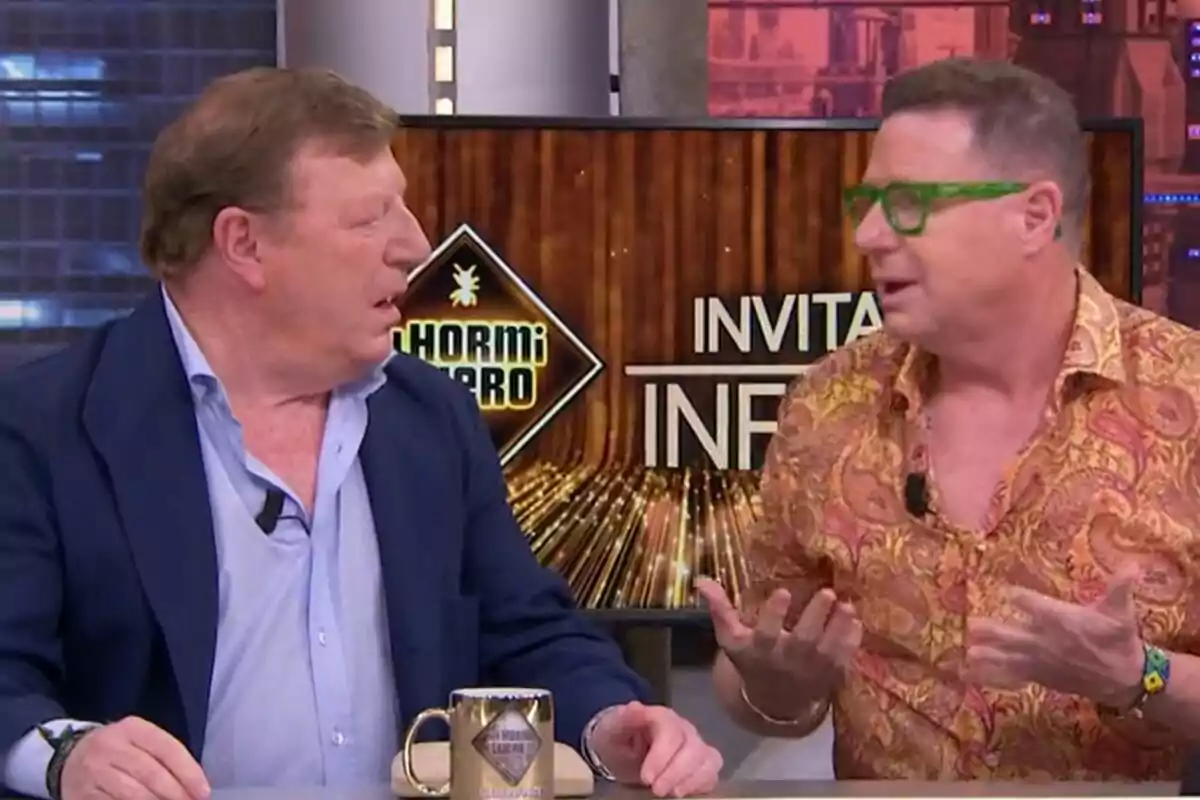 Los Morancos, Jorge y César Cadaval, hombres conversan en un programa de televisión llamado Los Morancos, Jorge y César Cadaval, hombres conversan en un programa de televisión llamado
