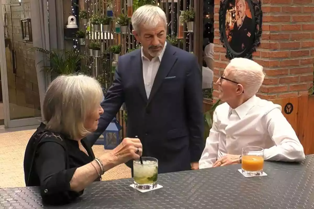 Captura de Maite y Ramón junto a Carlos Sobera en First Dates Captura de Maite y Ramón junto a Carlos Sobera en First Dates