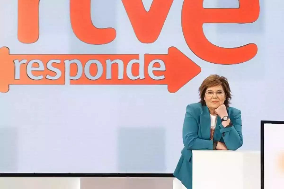 Fotografía de María Escario como defensora de la audiencia en RTVE Responde Fotografía de María Escario como defensora de la audiencia en RTVE Responde