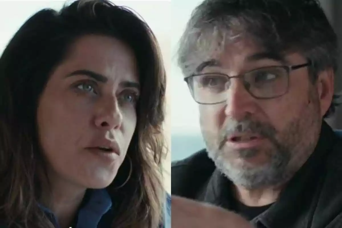 Dos personas en una conversación intensa en Lo de Évole, María León a la izquierda y Jordi Évole con gafas a la derecha.
