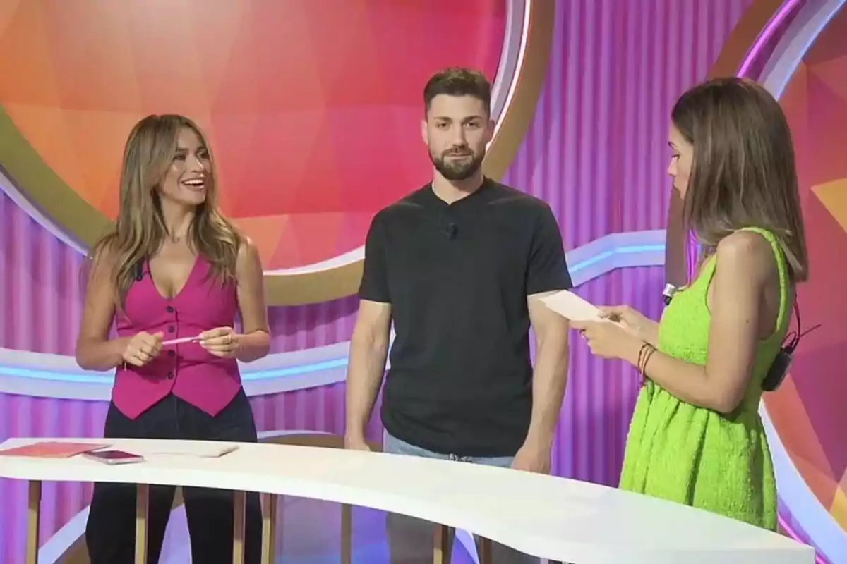 Captura de María Verdoy junto a Alejandro Albalá en Socialité Club Captura de María Verdoy junto a Alejandro Albalá en Socialité Club