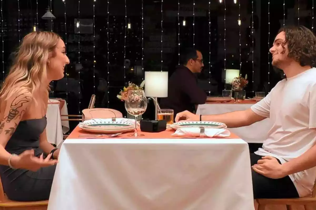 Captura de Martí y Paula en su cita de First Dates en Cuatro Captura de Martí y Paula en su cita de First Dates en Cuatro