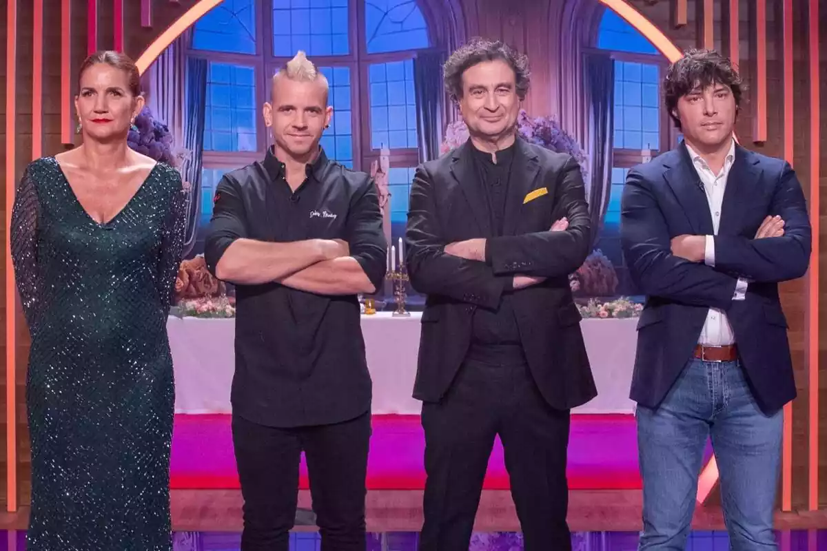 Fotografia de Dabiz Muñoz, Pepe Rodríguez, Jordi Cruz i Samantha Vallejo-Nágera a la final de MasterChef Junior Fotografia de Dabiz Muñoz, Pepe Rodríguez, Jordi Cruz i Samantha Vallejo-Nágera a la final de MasterChef Junior