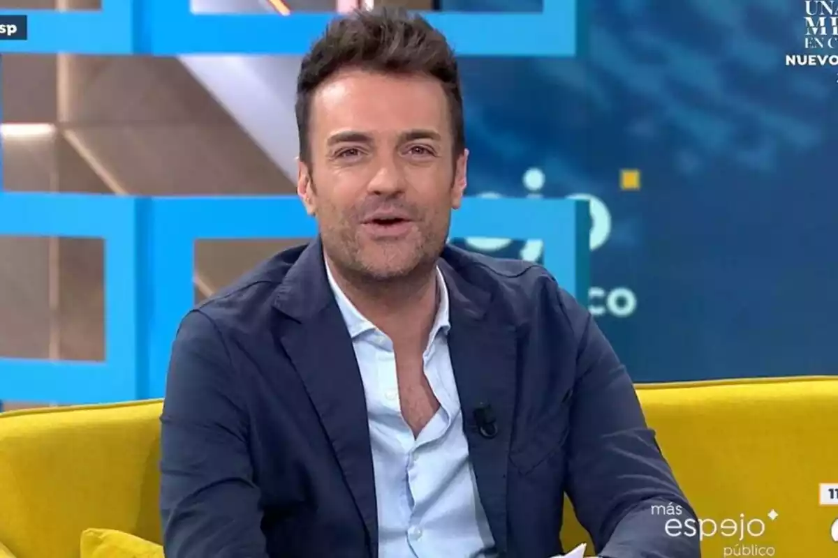 Captura de Miquel Valls como presentador de Espejo Público en Antena 3 Captura de Miquel Valls como presentador de Espejo Público en Antena 3
