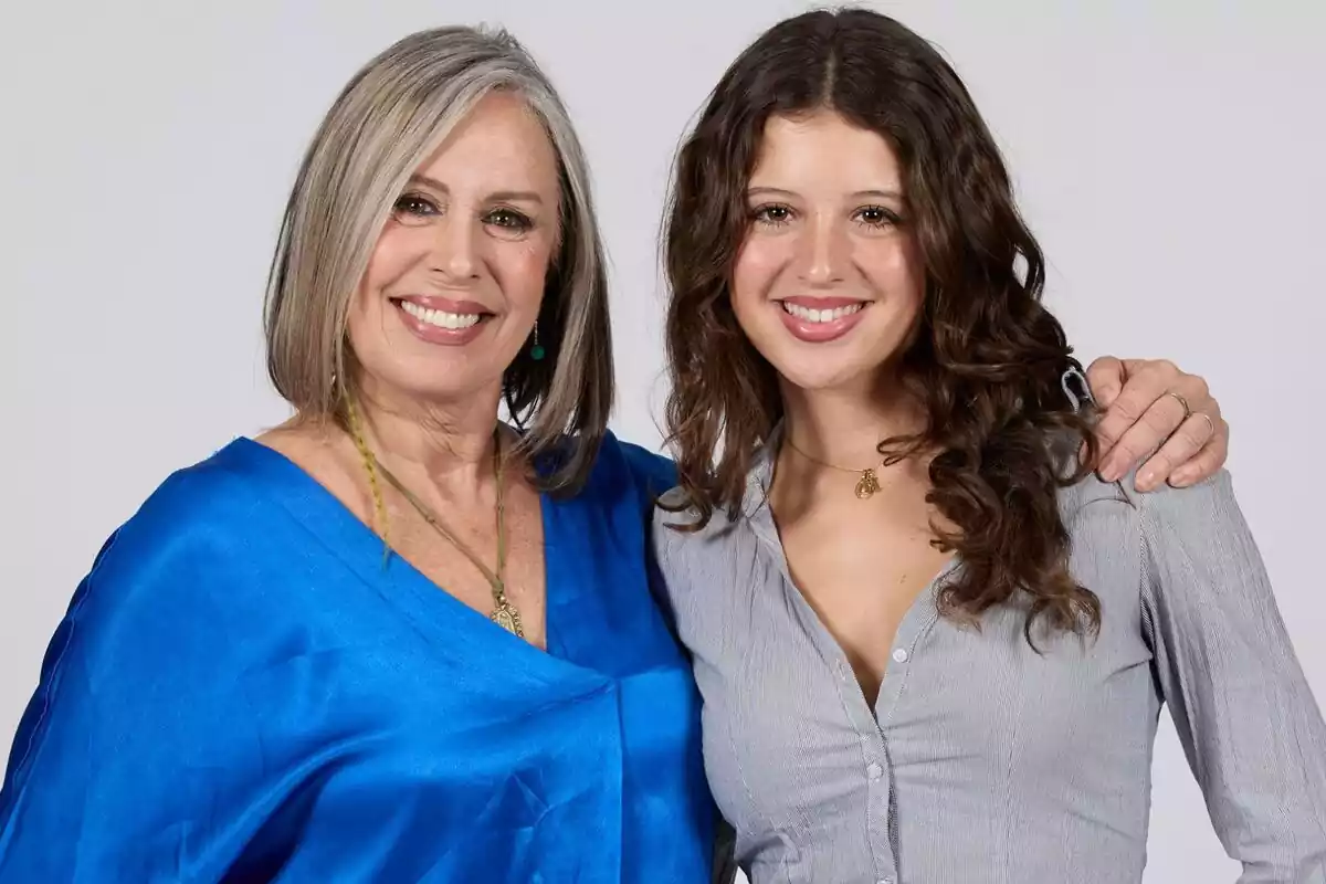 Fotografía de Miriam Díaz-Aroca y María Grant como concursantes de Pekín Express Fotografía de Miriam Díaz-Aroca y María Grant como concursantes de Pekín Express