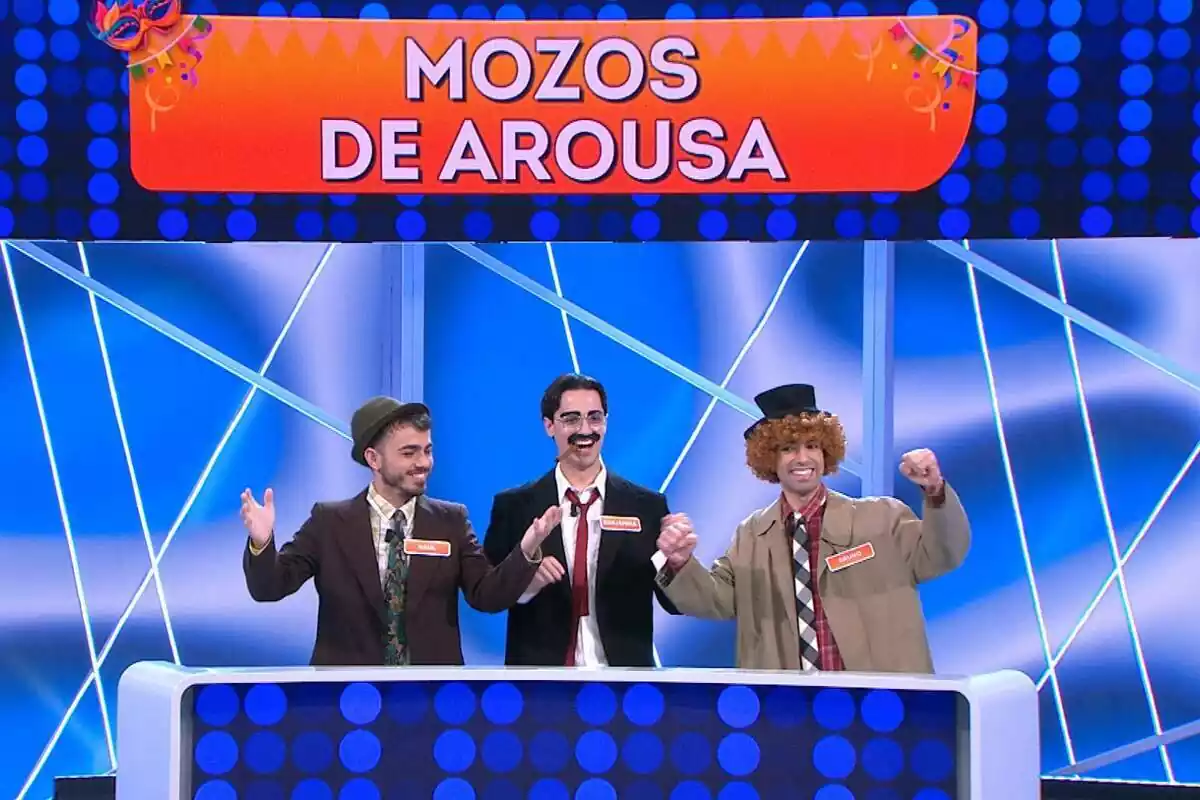 Fotografía de los mozos de arousa en el especial de Carnaval de Reacción en cadena Fotografía de los mozos de arousa en el especial de Carnaval de Reacción en cadena