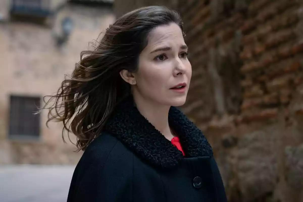 Fotografía de Natalia Sánchez con el pelo movido por el viento en Sueños de Libertad en Antena 3 Fotografía de Natalia Sánchez con el pelo movido por el viento en Sueños de Libertad en Antena 3