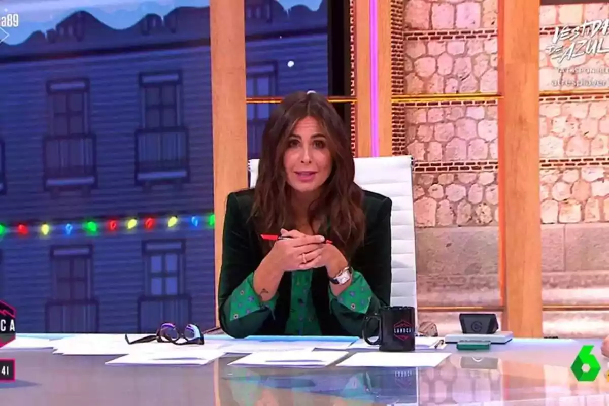 Captura de Nuria Roca despidiéndose de La Roca por vacaciones en laSexta Captura de Nuria Roca despidiéndose de La Roca por vacaciones en laSexta