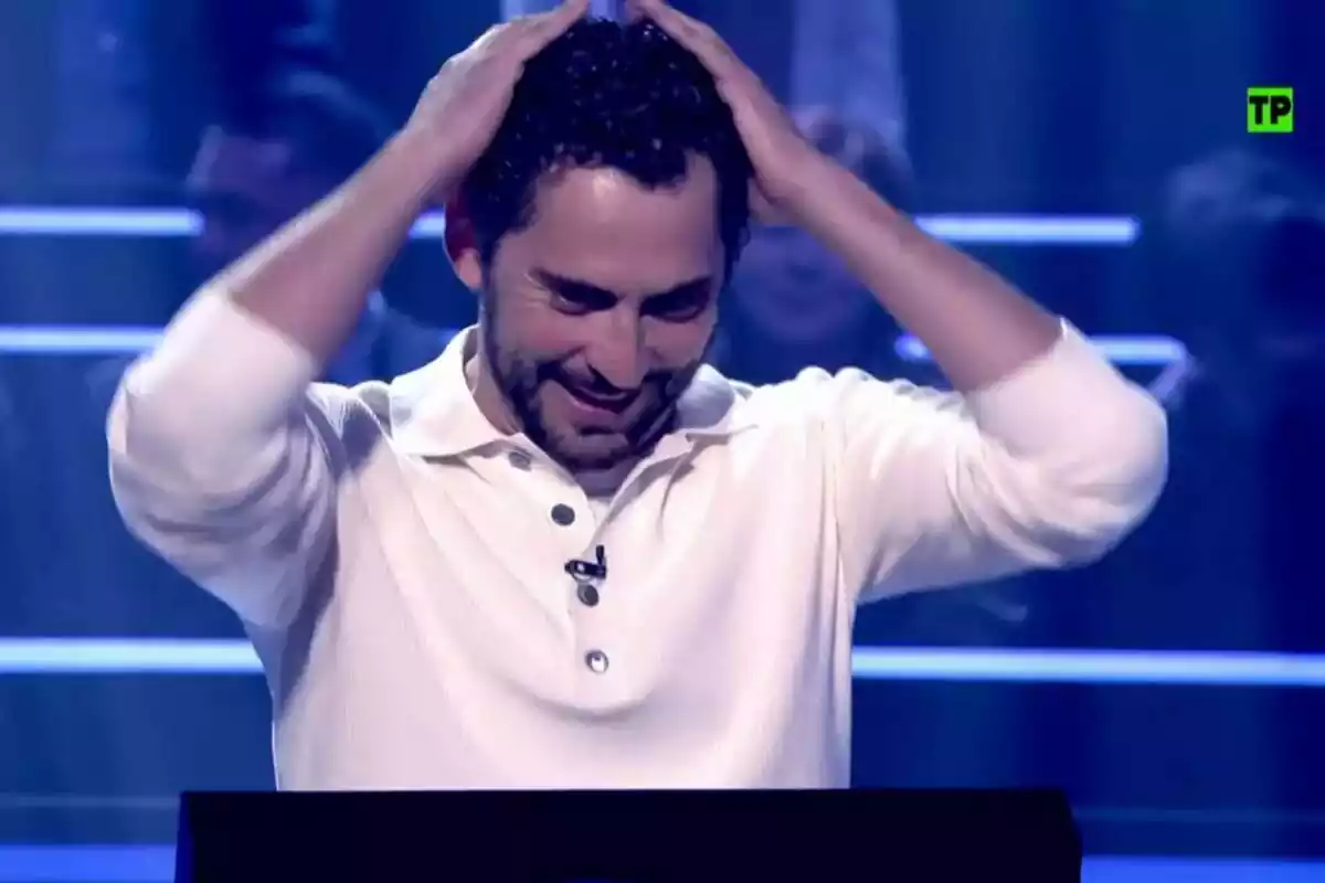 Captura de Paco León como concursante de ¿Quién quiere ser millonario? Captura de Paco León como concursante de ¿Quién quiere ser millonario?