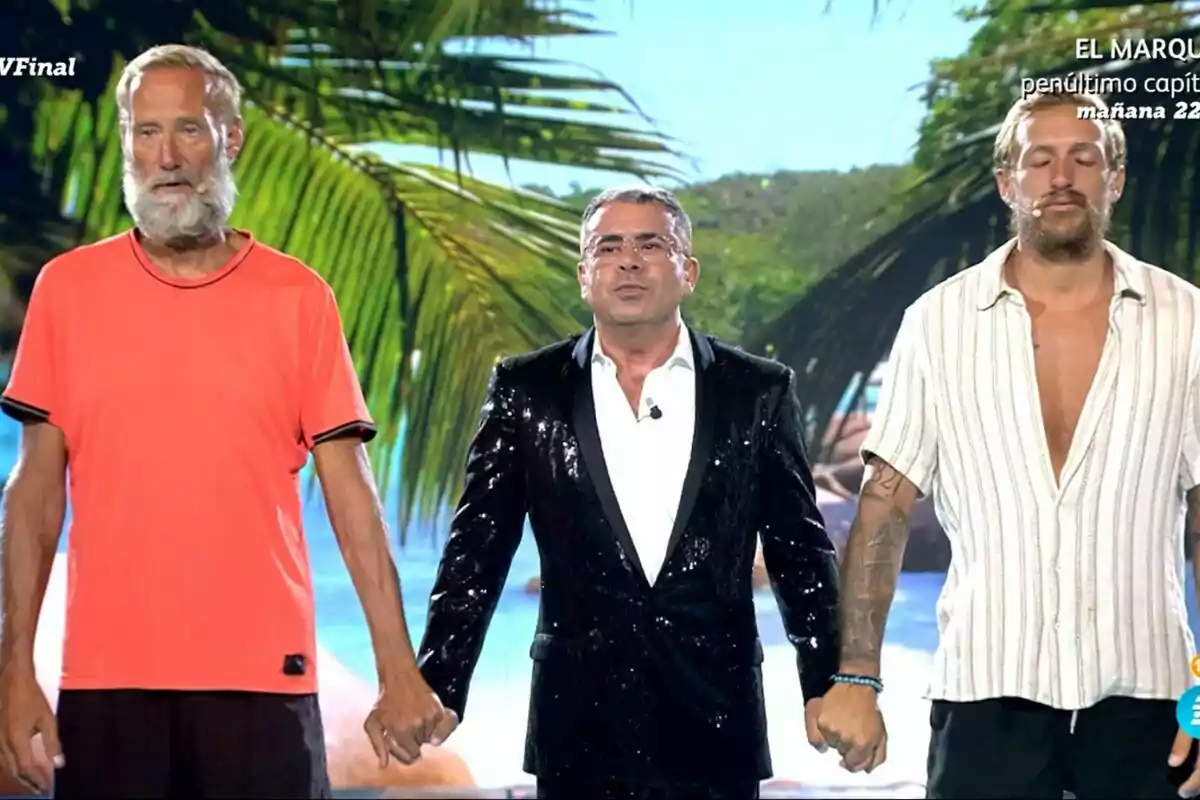 Captura de Rubén Torres y Pedro García Aguado con Jorge Javier Vázquez en la final de Supervivientes Captura de Rubén Torres y Pedro García Aguado con Jorge Javier Vázquez en la final de Supervivientes