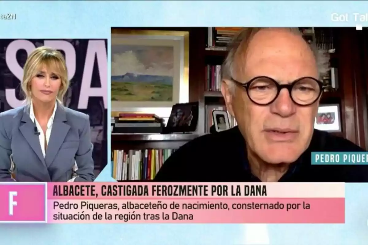 Emma García al plató de Festa i Pedro Piqueras amb ulleres en una videotrucada davant d'una prestatgeria plena de llibres, tots dos amb un titular sobre la situació a Albacete després de la DANA. Emma García al plató de Festa i Pedro Piqueras amb ulleres en una videotrucada davant d'una prestatgeria plena de llibres, tots dos amb un titular sobre la situació a Albacete després de la DANA.