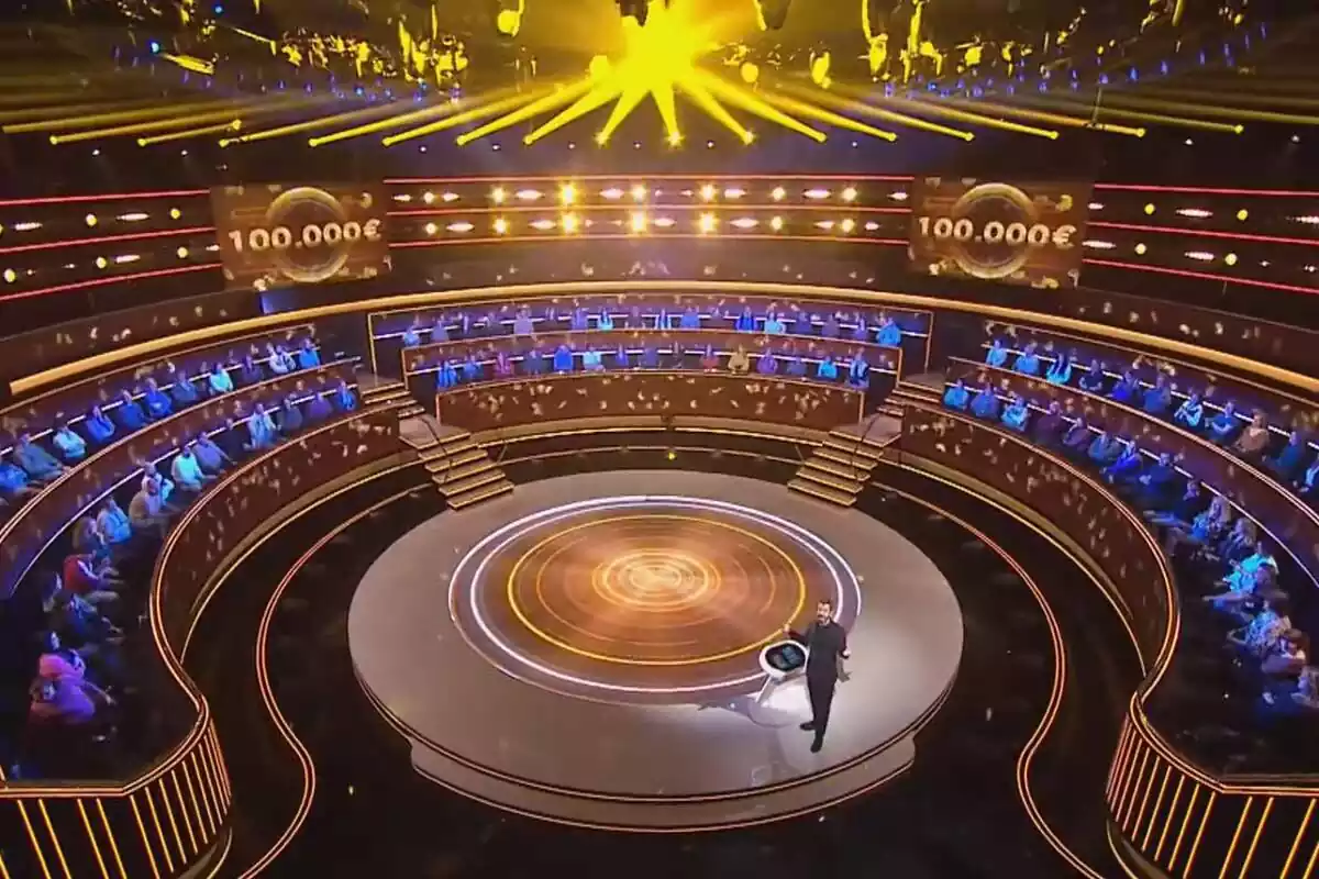 Captura del plató de El 1%, el nuevo concurso de Antena 3 con Arturo Valls como presentador Captura del plató de El 1%, el nuevo concurso de Antena 3 con Arturo Valls como presentador