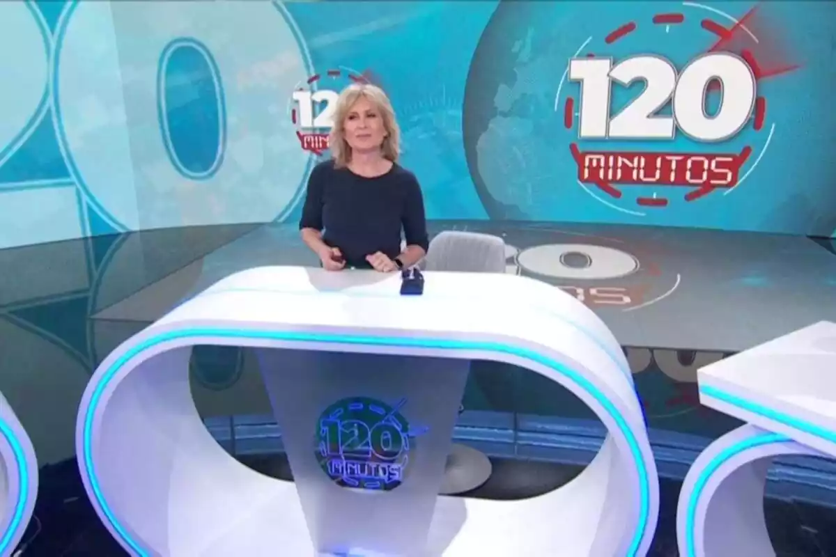 Captura de María Rey en el plató de 120 Minutos de Telemadrid Captura de María Rey en el plató de 120 Minutos de Telemadrid