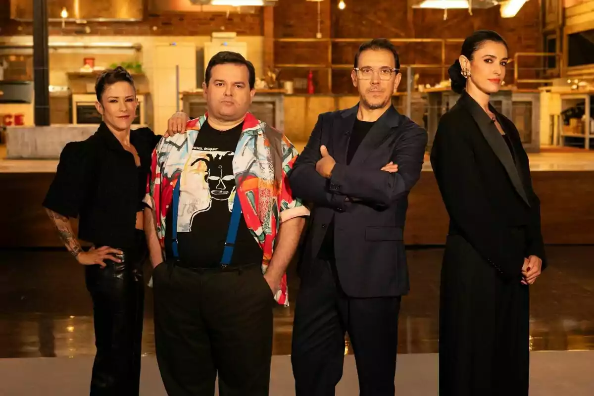Blanca Romero, Francis Paniego, Rakel Cernicharo i Marcos Morán posen juntes amb les cuines de Next Level Xef de fons. Blanca Romero, Francis Paniego, Rakel Cernicharo i Marcos Morán posen juntes amb les cuines de Next Level Xef de fons.