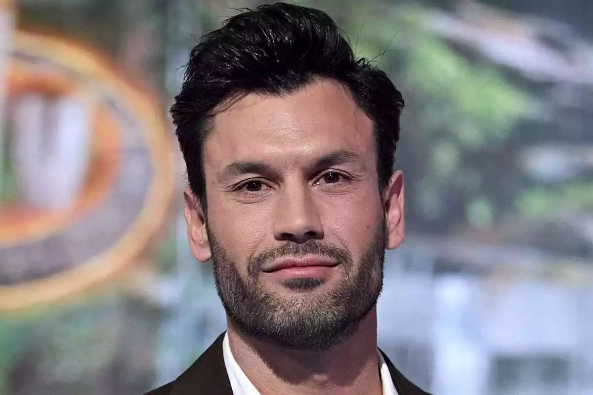 Primer plano de Jorge Pérez con el rostro sonriente en el plató de 'Supervivientes' Primer plano de Jorge Pérez con el rostro sonriente en el plató de 'Supervivientes'