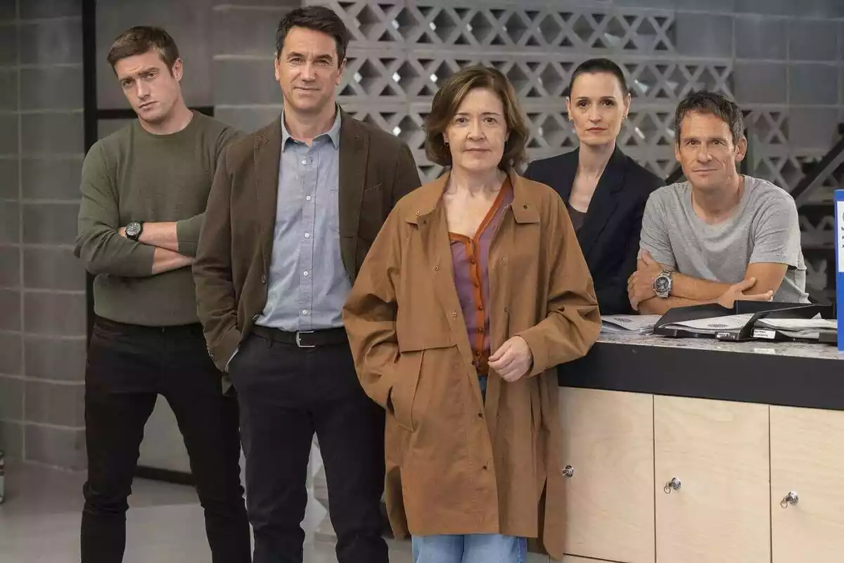 Raúl Mérida, Oriol Tarrasón, María Pujalte, Laura Pamplona y César Camino en Los Misterios de Laura Raúl Mérida, Oriol Tarrasón, María Pujalte, Laura Pamplona y César Camino en Los Misterios de Laura