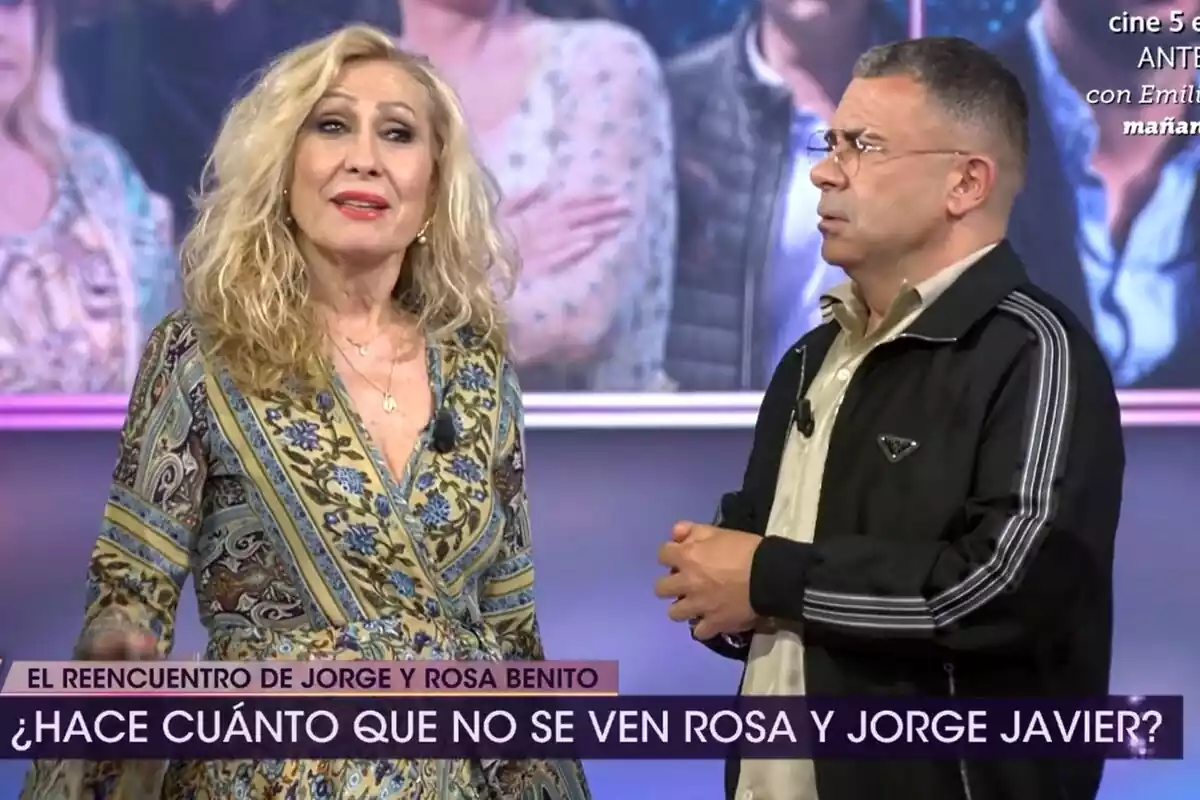 Captura del reencuentro entre Jorge Javier Vázquez y Rosa Benito en De Viernes de Telecinco Captura del reencuentro entre Jorge Javier Vázquez y Rosa Benito en De Viernes de Telecinco