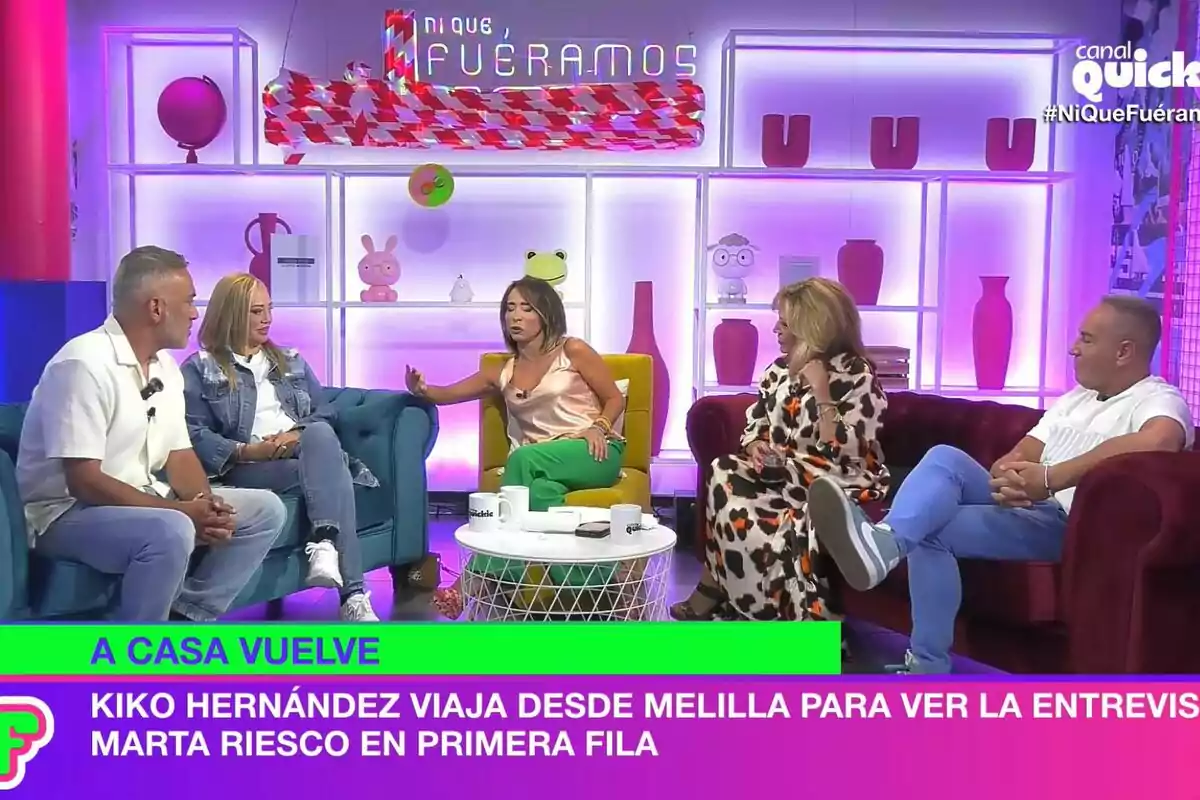 Captura del plató de Ni que fuéramos con Kiko Hernández, Belén Esteban, María Patiño, Lydia Lozano y Victor Sandoval Captura del plató de Ni que fuéramos con Kiko Hernández, Belén Esteban, María Patiño, Lydia Lozano y Victor Sandoval