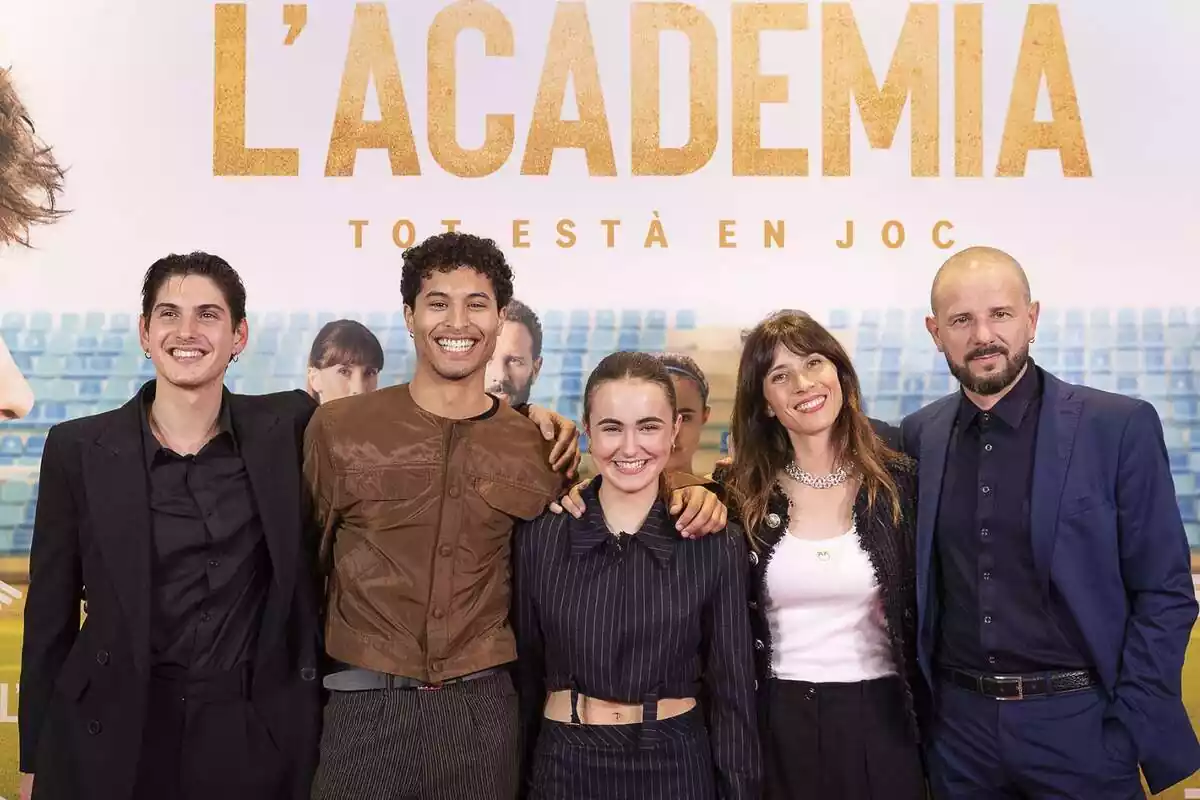 Fotografía del preestreno de 'LÀcadèmia' de 3Cat con Rita González, Marc Soler, Ton Vieira, Marc Martínez y Bárbara Goenaga Fotografía del preestreno de 'LÀcadèmia' de 3Cat con Rita González, Marc Soler, Ton Vieira, Marc Martínez y Bárbara Goenaga