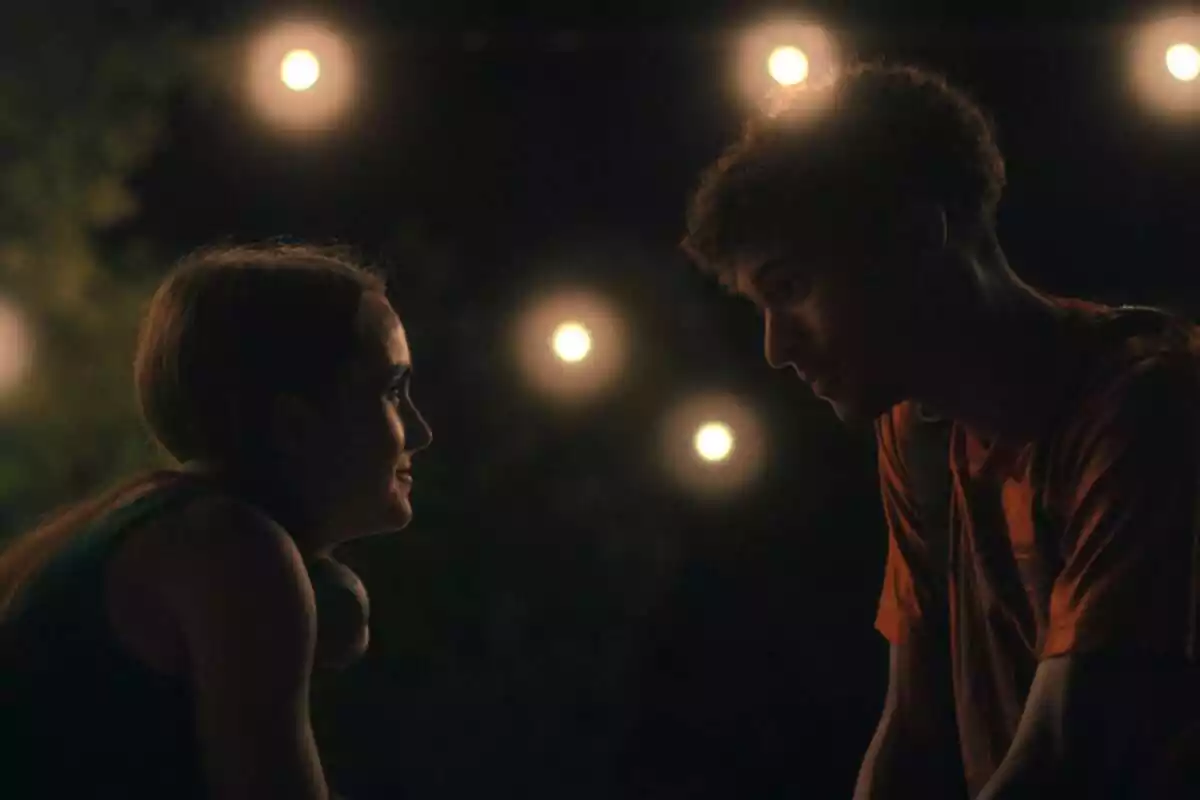 Fotografía de Rita González (Lara) y Ton Vieira (Jairo) en el capítulo de 'L'Àcadèmia' de 3Cat Fotografía de Rita González (Lara) y Ton Vieira (Jairo) en el capítulo de 'L'Àcadèmia' de 3Cat