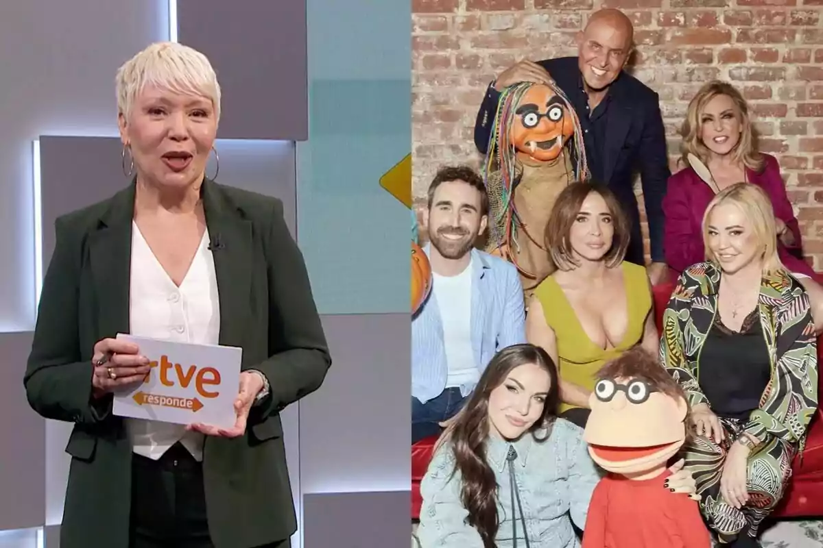 Rosa María Molló con cabello corto y canoso sostiene una tarjeta de rtve responde mientras está de pie en un estudio de televisión, junto a una imagen de 'La familia de la tele' posando sonrientes con dos marionetas frente a una pared de ladrillo