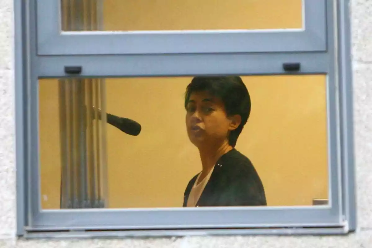 Plano corto de Rosario Porto declarando en el juicio por el caso Asunta Basterra con rostro serio Plano corto de Rosario Porto declarando en el juicio por el caso Asunta Basterra con rostro serio