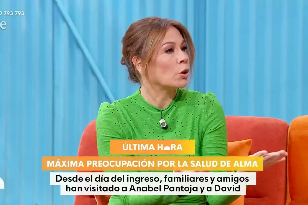 Silvia Taulés con blusa verde hablando en 'Mañaneros' Silvia Taulés con blusa verde hablando en 'Mañaneros'