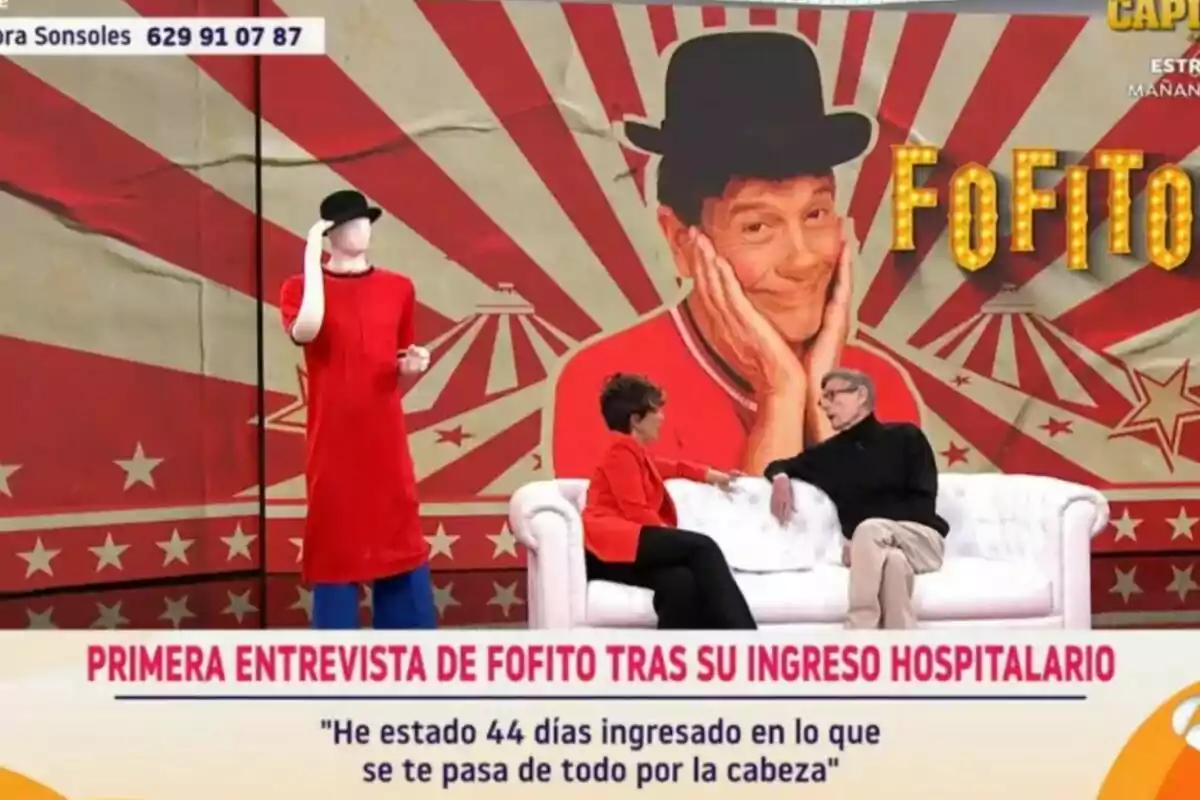Entrevista a Y ahora Sonsoles amb un fons colorit que mostra una imatge d'un pallasso i un maniquí vestit de vermell, mentre Fofito i Sonsoles Ónega conversen en un sofà blanc.