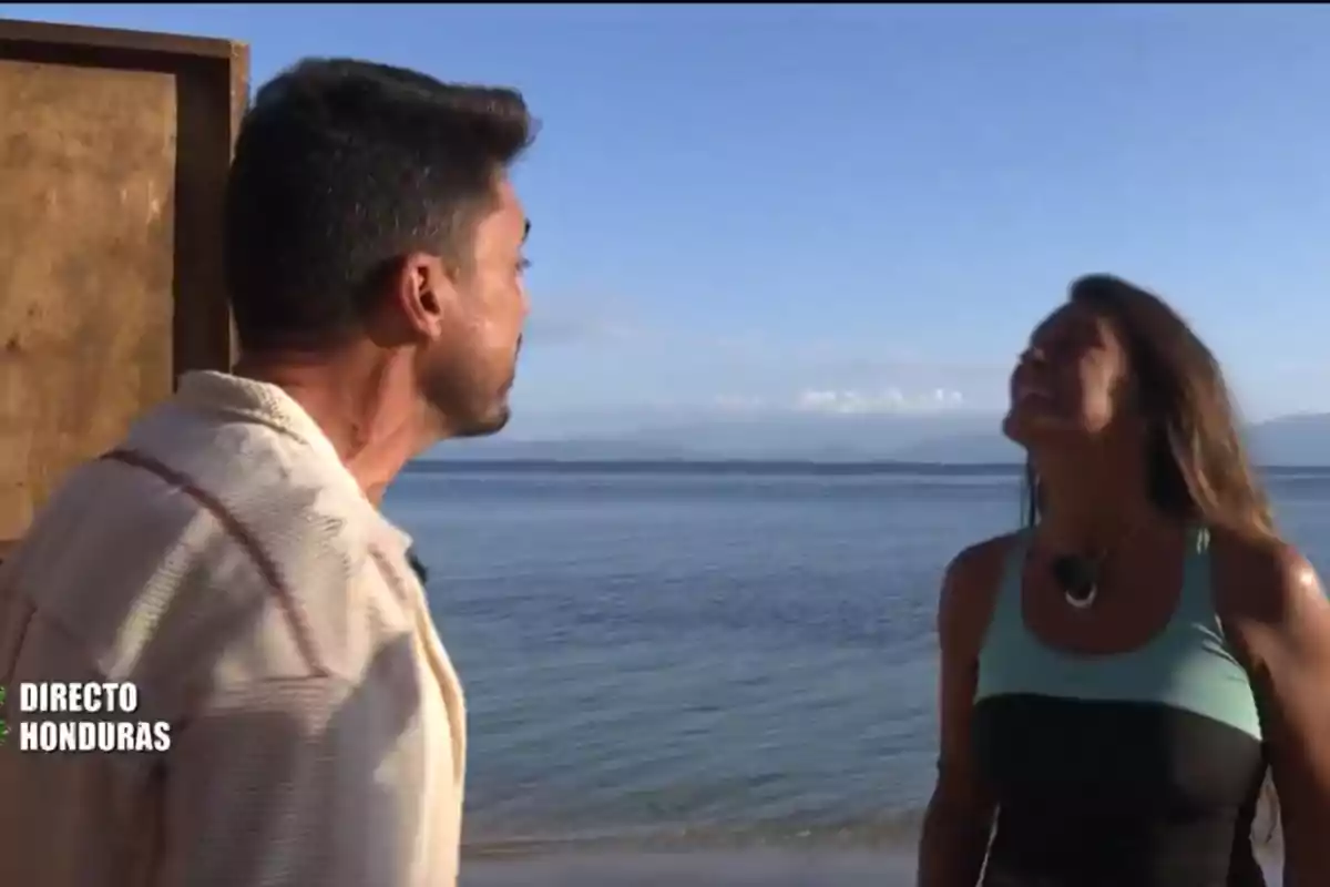 Laura Cuevas es retroba amb Carlos Calderón a 'Supervivientes' Laura Cuevas es retroba amb Carlos Calderón a 'Supervivientes'