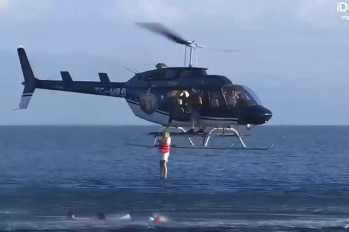 Salto de Terelu Campos del helicóptero Salto de Terelu Campos del helicóptero