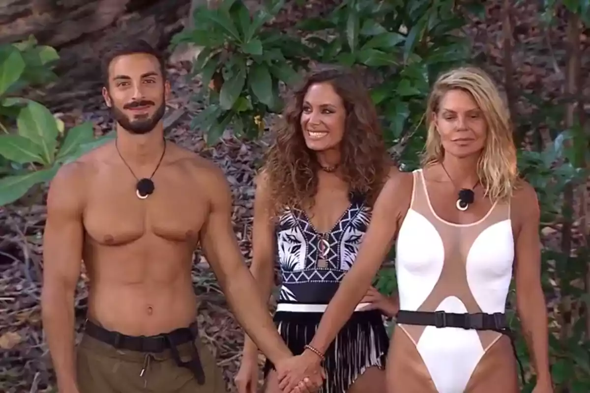 Makoke o Borja González en 'Supervivientes' con Laura Madrueño de fondo