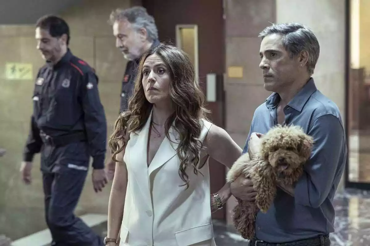 Unax Ugalde y Itziar Ituño con cara de sorpresa en Detective Touré de La 1 Unax Ugalde y Itziar Ituño con cara de sorpresa en Detective Touré de La 1