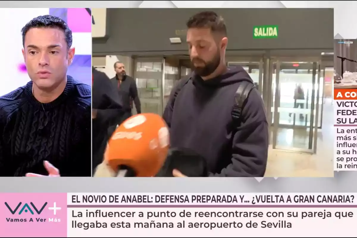 David Rodríguez con barba y mochila es entrevistado por un reportero con un micrófono naranja en un aeropuerto, mientras en un estudio de televisión Antonio Rossi habla sobre el tema. Captura de 'Vamos a ver' David Rodríguez con barba y mochila es entrevistado por un reportero con un micrófono naranja en un aeropuerto, mientras en un estudio de televisión Antonio Rossi habla sobre el tema. Captura de 'Vamos a ver'