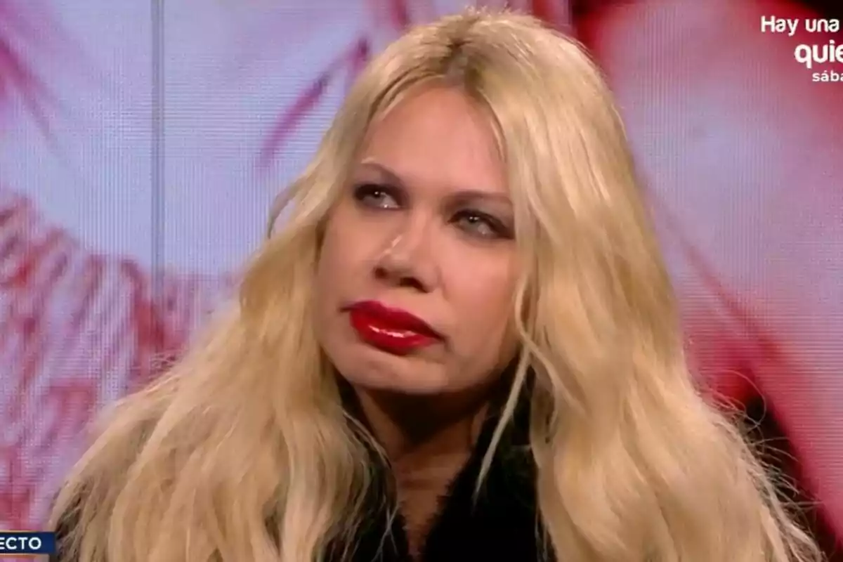 Vanessa Bouza amb cabell ros i llavis vermells a GH DÚO.
